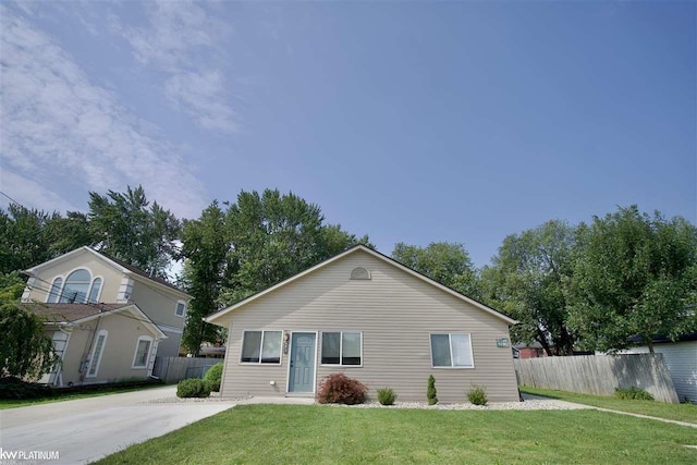 view of front of house with a front lawn