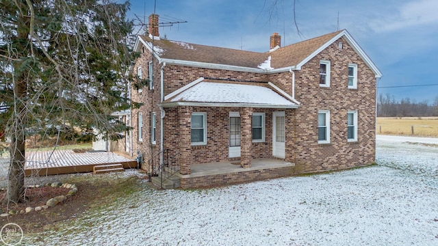 view of front of home featuring a wooden deck