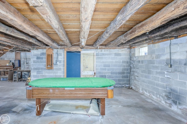 playroom featuring concrete floors