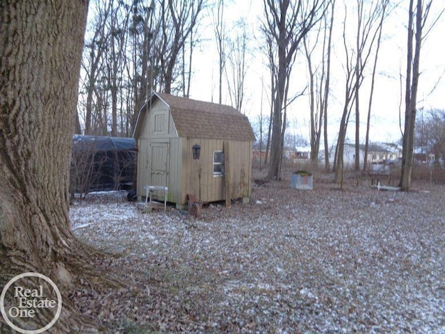 view of outbuilding