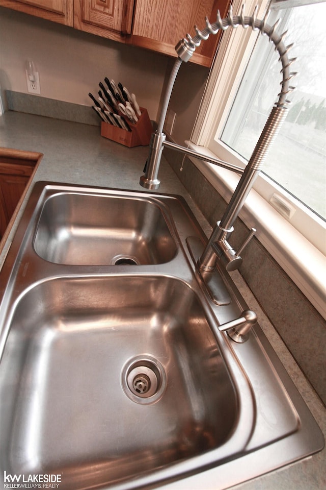 details with sink