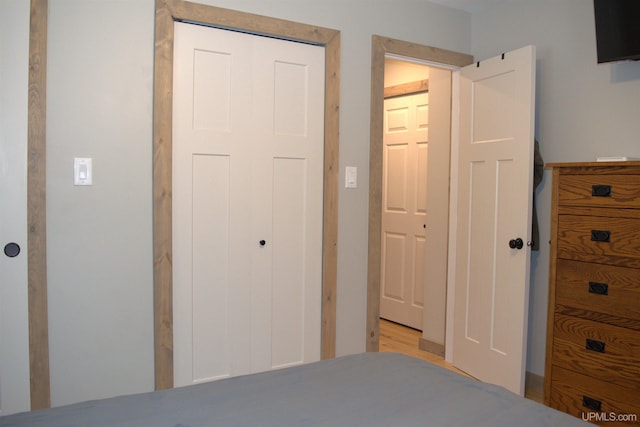 unfurnished bedroom featuring a closet