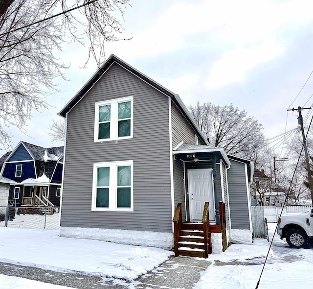 view of front of property