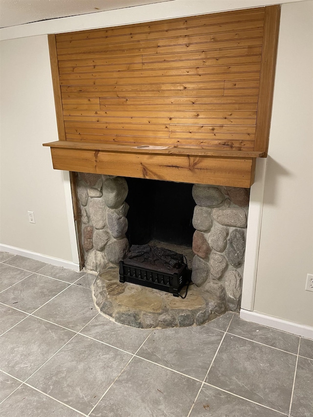 room details featuring a fireplace