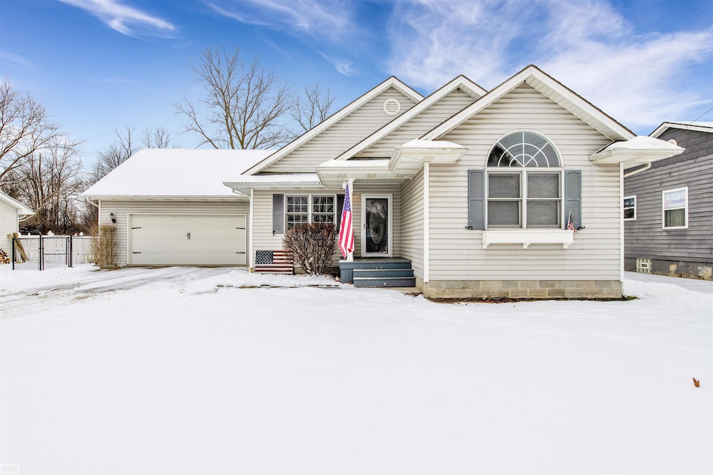 view of front facade featuring a garage