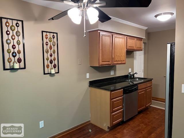 kitchen featuring sink, stainless steel dishwasher, ceiling fan, and crown molding