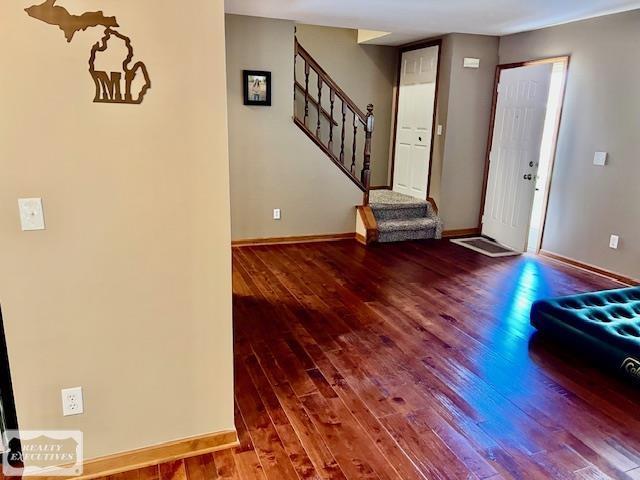 foyer with hardwood / wood-style floors