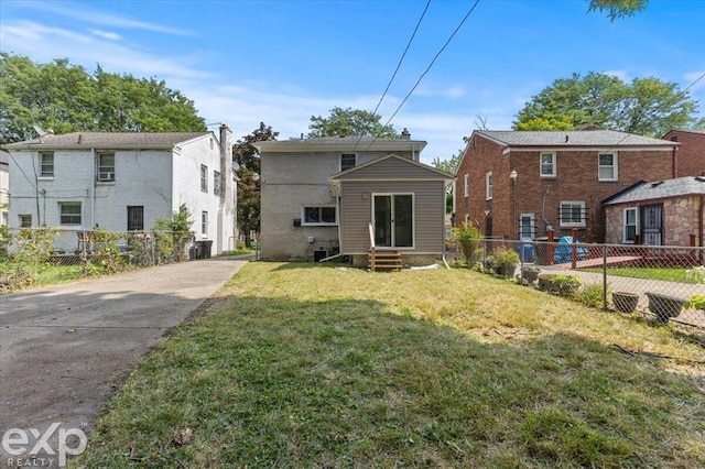 exterior space featuring a lawn