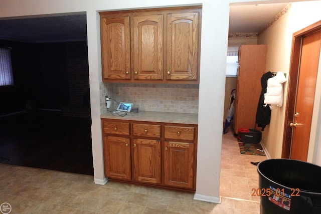 kitchen with backsplash