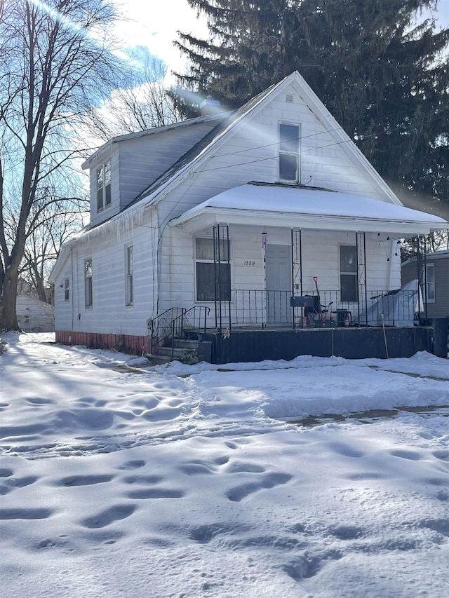 view of front facade featuring covered porch