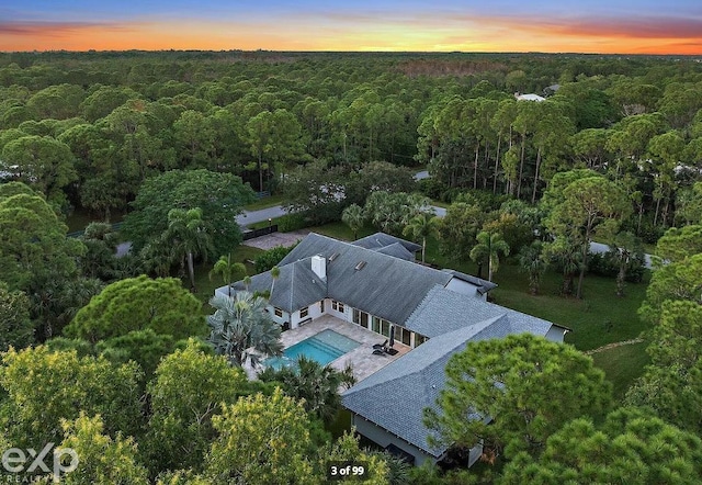 view of aerial view at dusk