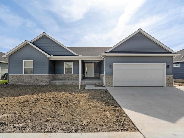 view of front facade featuring a garage