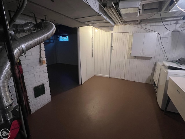 basement featuring independent washer and dryer