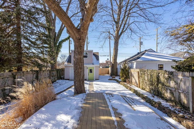 exterior space featuring an outbuilding