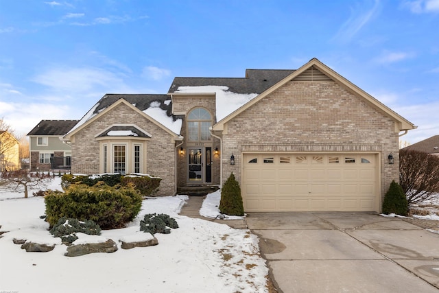 view of front property featuring a garage