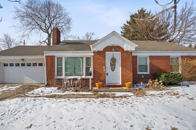 view of front facade with a garage