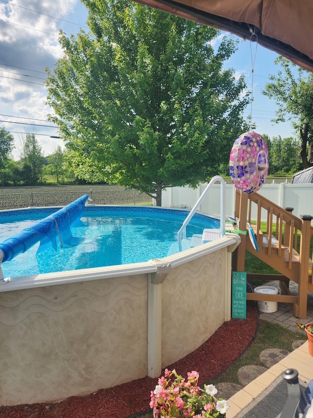 view of swimming pool