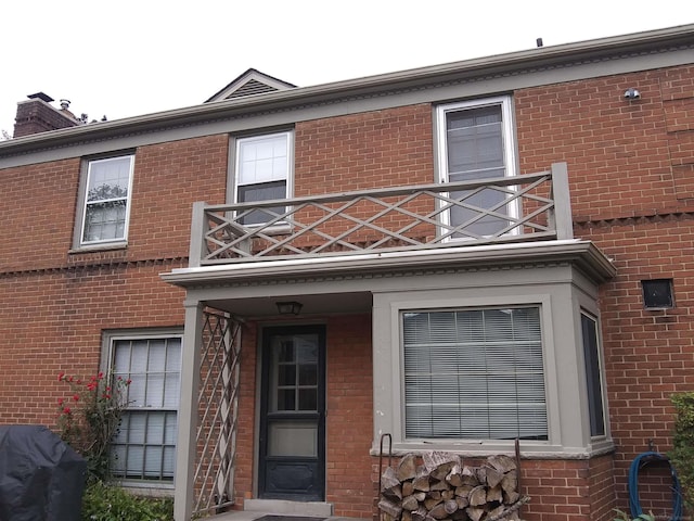 exterior space featuring a balcony