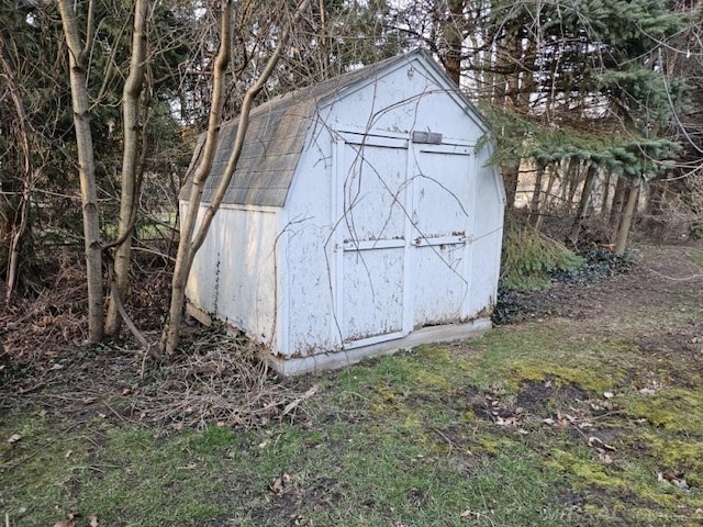 view of outbuilding