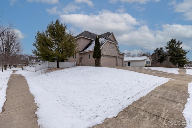 view of front of property