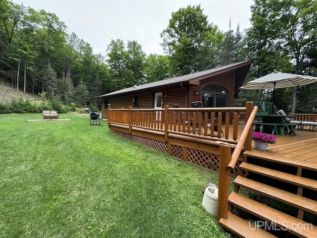 exterior space featuring a yard