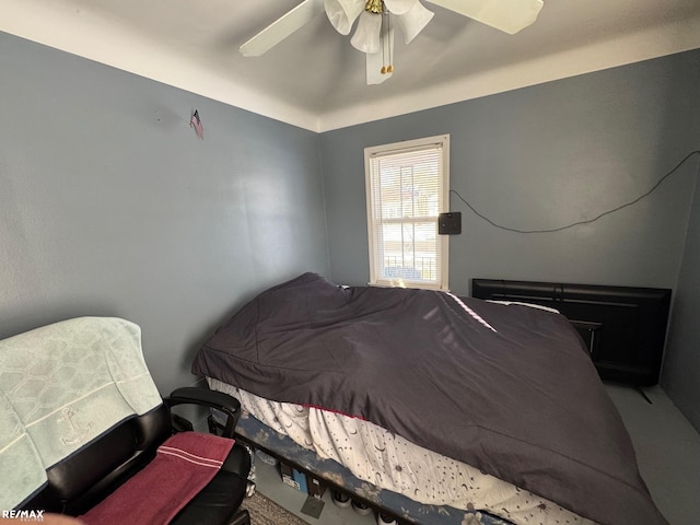 bedroom featuring ceiling fan