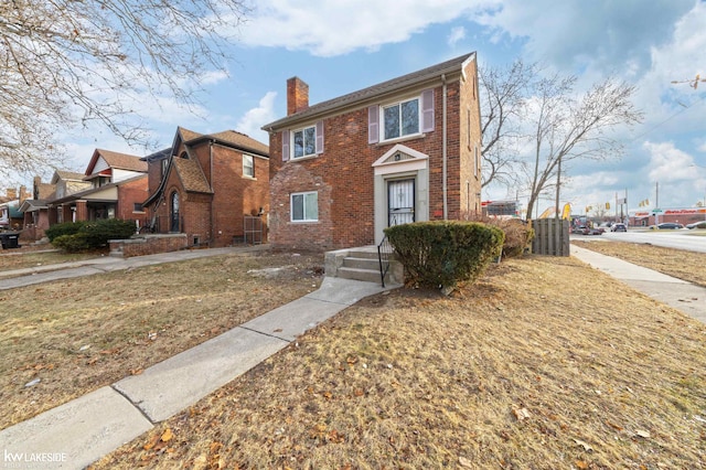 view of front of house with a front lawn