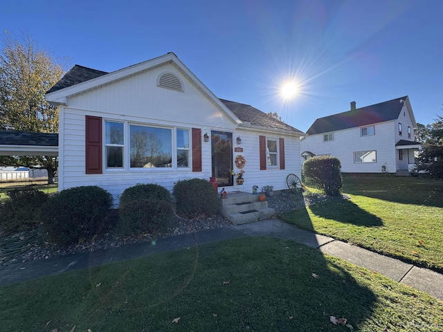 view of front of property with a front yard