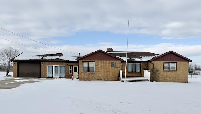 view of front facade featuring a garage