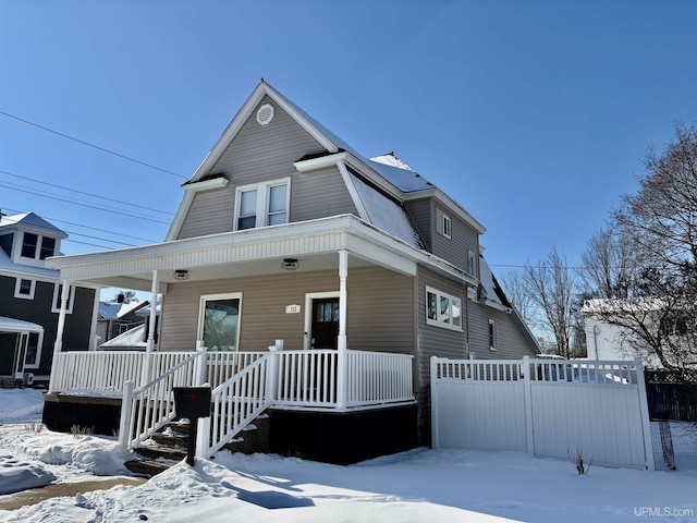 view of front facade with covered porch