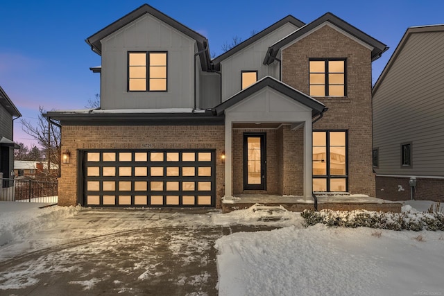 view of front facade featuring a garage