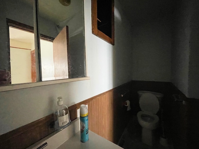 bathroom featuring toilet