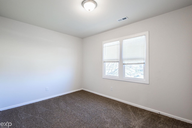 unfurnished room with carpet