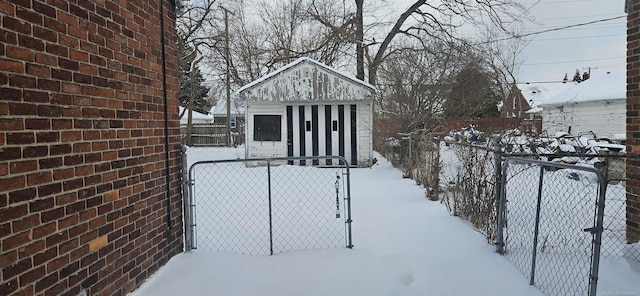 view of yard layered in snow