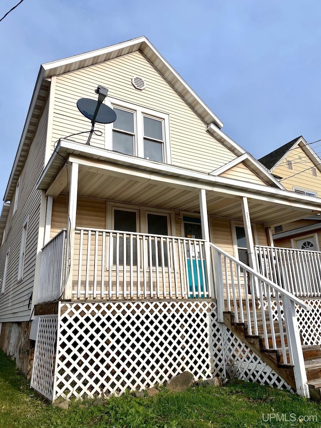 view of front of property with a porch