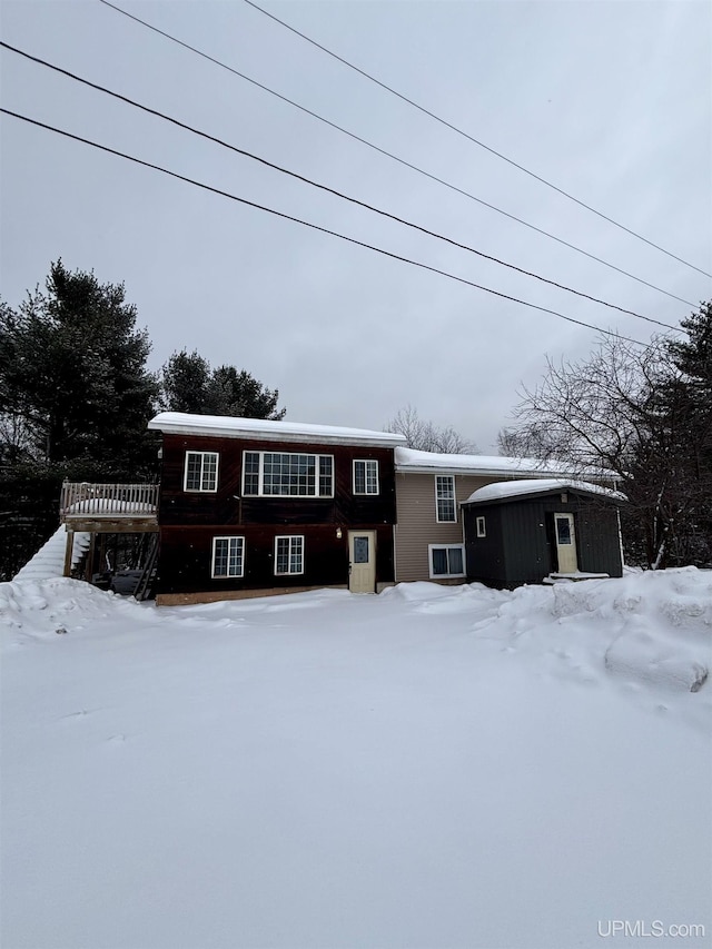 view of front of property