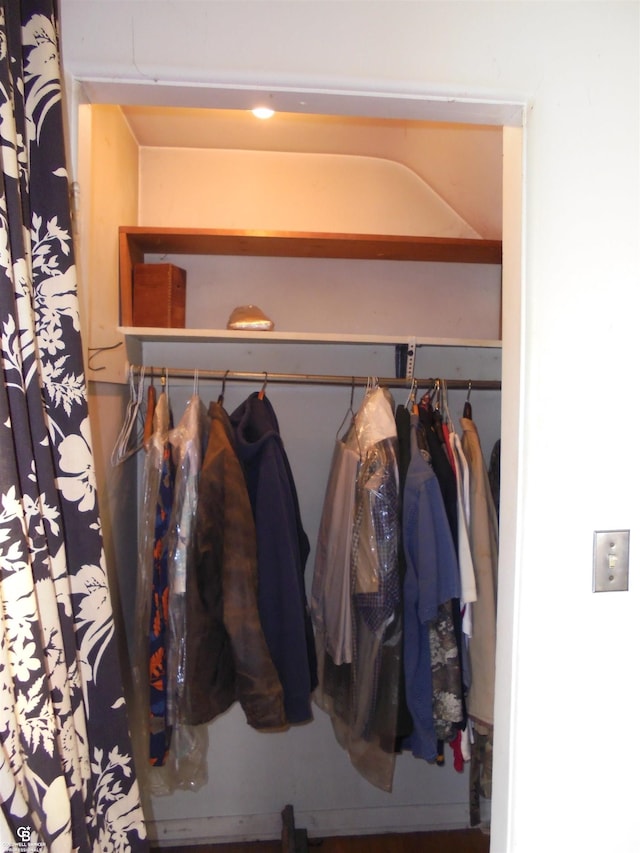 3606 Cadieux Rd, Detroit, MI 48224 - view of closet