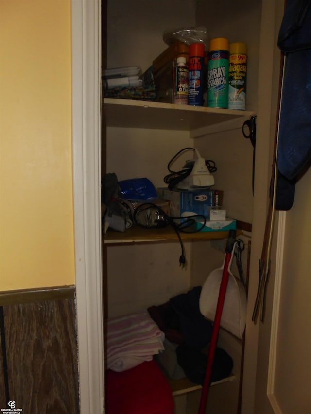 3606 Cadieux Rd, Detroit, MI 48224 - view of closet
