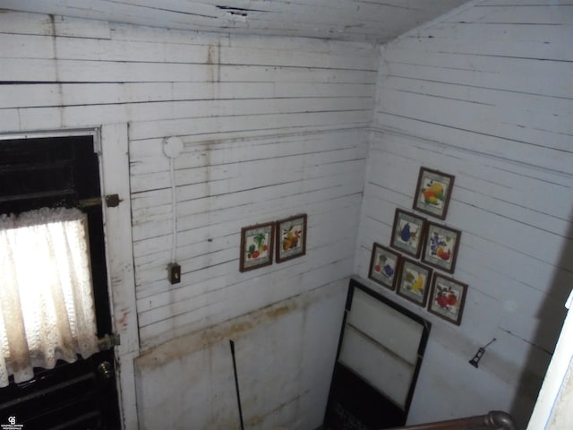 3606 Cadieux Rd, Detroit, MI 48224 - bathroom with wood walls