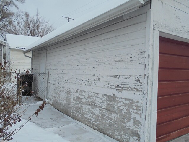 3606 Cadieux Rd, Detroit, MI 48224 - garage with fence