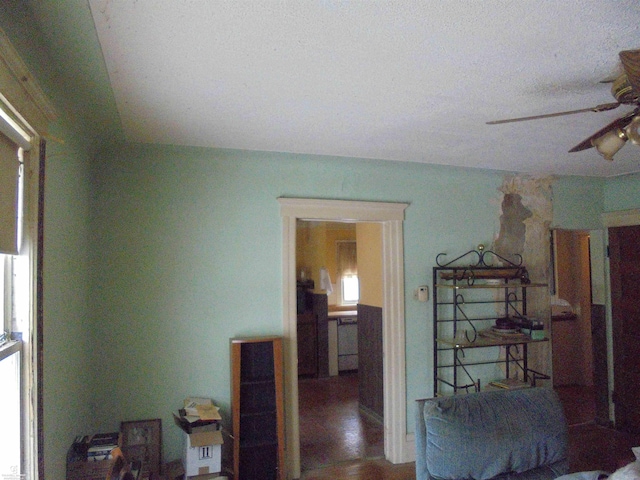 3606 Cadieux Rd, Detroit, MI 48224 - view of corridor