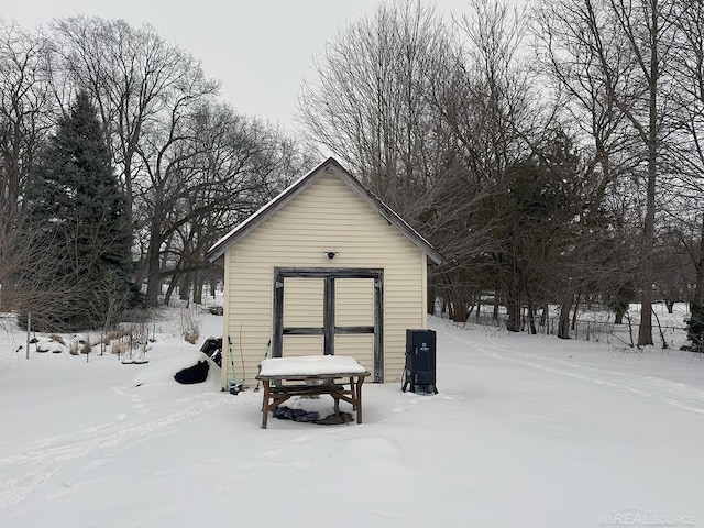 surrounding community featuring a detached garage