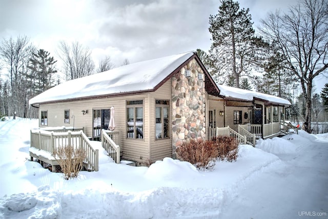 view of front of home featuring covered porch