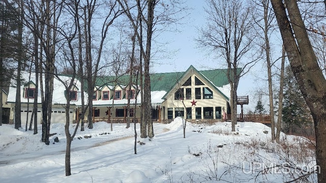 view of front of home featuring covered porch