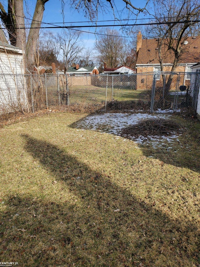 view of yard featuring fence