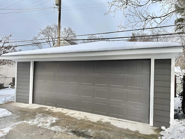 view of detached garage