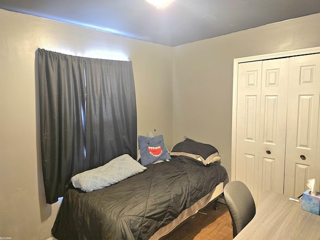 bedroom featuring a closet