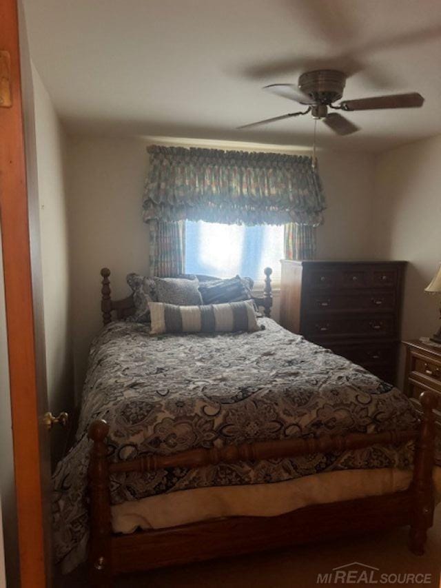 bedroom featuring a ceiling fan