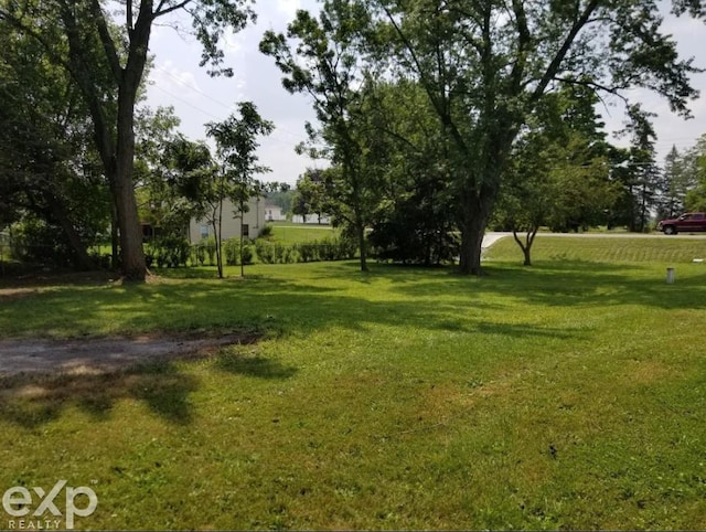 Listing photo 3 for 181 S Elba Rd, Lapeer MI 48446