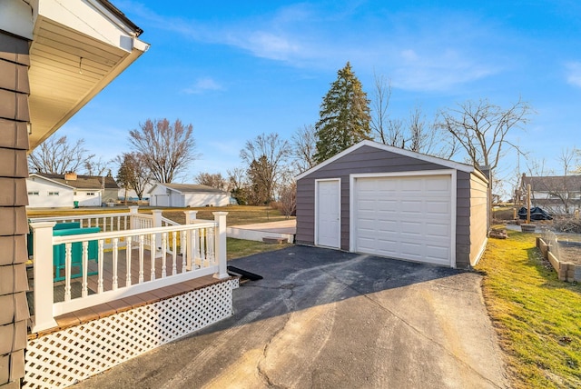 detached garage with driveway